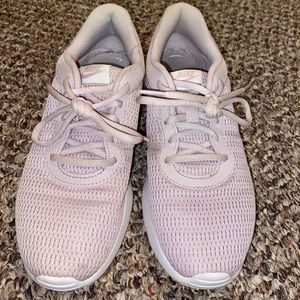 Nike Tanjun sneakers